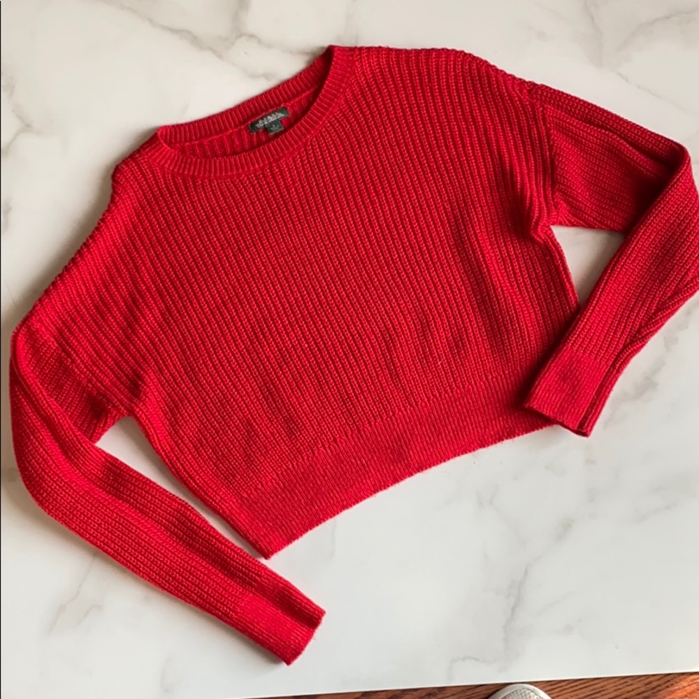 Cable knit sweater crop top